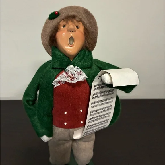 Byers’ Choice Caroler Man with Green Coat Sheet Music 1996 Christmas Figurine - Picture 2 of 5